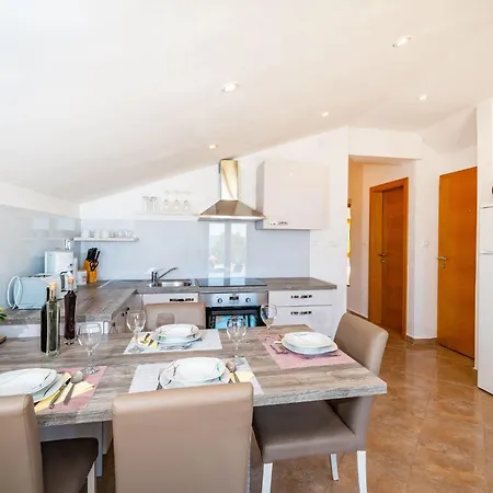 Lucija Appartamento Novigrad (Dalmatia)