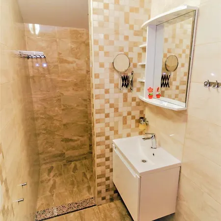 Lucija * Novigrad (Dalmatia)