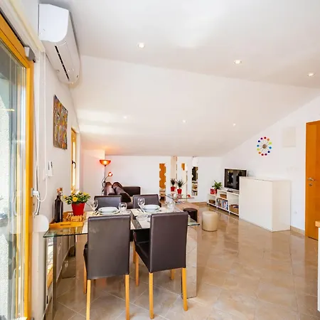 Lucija Novigrad (Dalmatia)