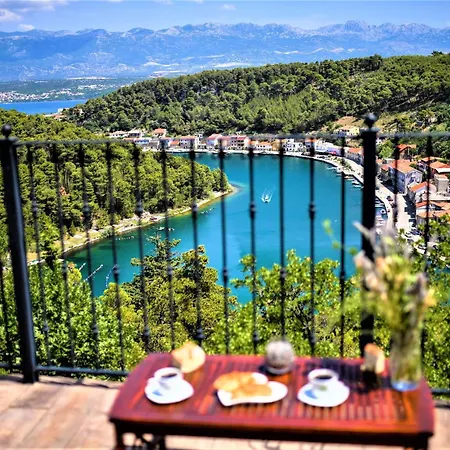 Lucija *